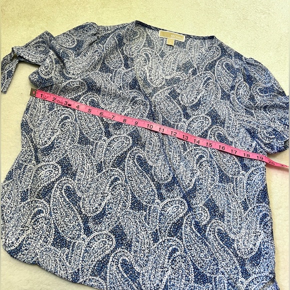 Michael Kors Paisley Wrap Short Sleeve Blouse - Medium - Picture 3 of 9